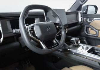 Подержанный автомобиль Jetour T2 2024 года (14 фото)