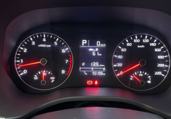 Подержанный автомобиль Kia Rio Hatchback 2021 года (12 фото)