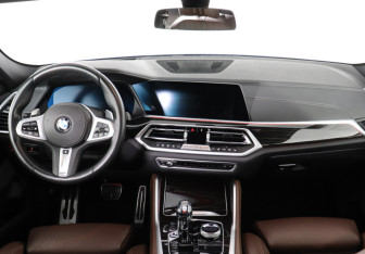 Подержанный автомобиль BMW X6 2020 года (11 фото)