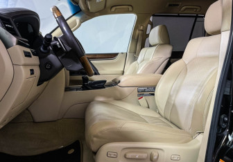 Подержанный автомобиль Lexus LX 2016 года (14 фото)