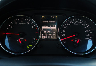 Подержанный автомобиль Nissan Qashqai 2011 года (17 фото)