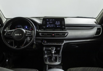 Подержанный автомобиль Kia Seltos 2022 года (11 фото)
