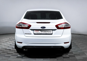 Подержанный автомобиль Ford Mondeo Sedan 2012 года (6 фото)