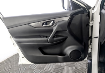 Подержанный автомобиль Nissan X-Trail 2022 года (19 фото)