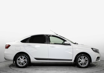 Подержанный автомобиль LADA (ВАЗ) Vesta Sedan 2017 года (3 фото)