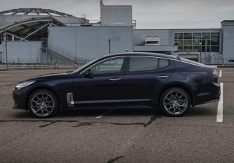 Подержанный автомобиль Kia Stinger 2019 года (8 фото)