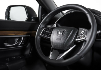 Подержанный автомобиль Honda CR-V 2018 года (14 фото)