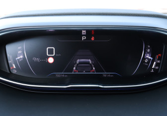 Подержанный автомобиль Peugeot 3008 2022 года (11 фото)