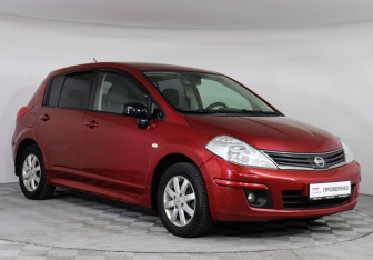 Подержанный автомобиль Nissan Tiida Hatchback 2012 года (3 фото)