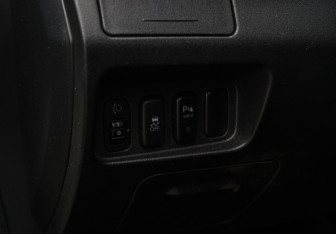 Подержанный автомобиль Citroen C-Crosser 2011 года (15 фото)