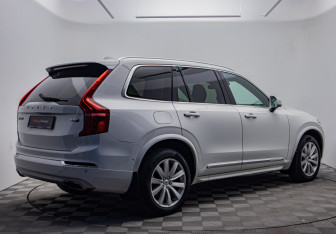 Подержанный автомобиль Volvo XC90 2016 года (5 фото)