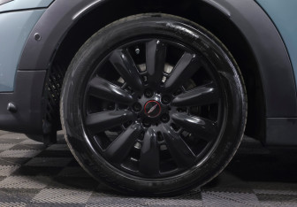 Подержанный автомобиль MINI Countryman 2021 года (19 фото)