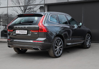 Подержанный автомобиль Volvo XC60 2019 года (4 фото)