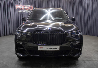 Подержанный автомобиль BMW X7 2021 года (2 фото)