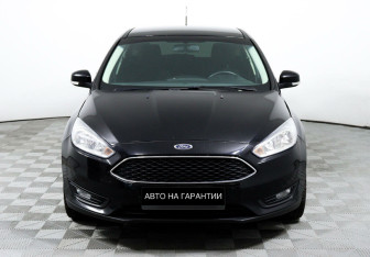 Подержанный автомобиль Ford Focus Hatchback 2017 года (2 фото)