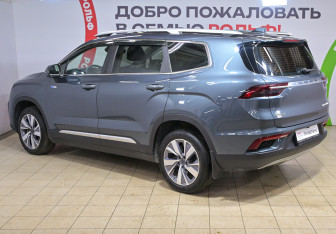 Подержанный автомобиль Geely Okavango 2023 года (6 фото)