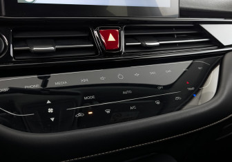 Подержанный автомобиль Москвич 3е 2023 года (21 фото)