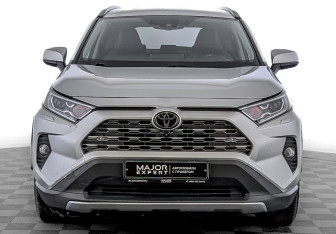 Подержанный автомобиль Toyota RAV4 2021 года (2 фото)