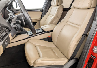 Подержанный автомобиль BMW X6 M 2011 года (19 фото)