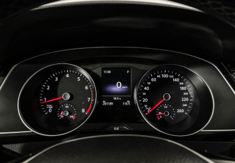 Подержанный автомобиль Volkswagen Passat Wagon 2017 года (11 фото)