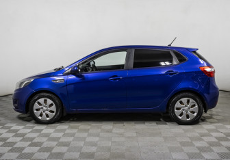 Подержанный автомобиль Kia Rio Hatchback 2012 года (8 фото)