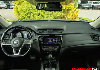 Подержанный автомобиль Nissan X-Trail 2021 года (10 фото)