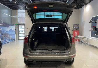 Подержанный автомобиль Volkswagen Touareg 2017 года (7 фото)