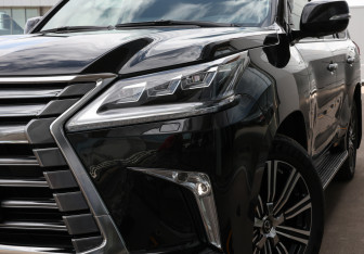 Подержанный автомобиль Lexus LX 2021 года (31 фото)