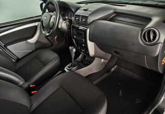 Подержанный автомобиль Nissan Terrano 2014 года (11 фото)