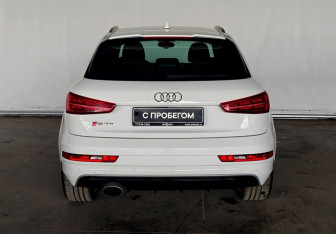 Подержанный автомобиль Audi RS Q3 2015 года (5 фото)