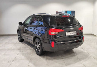 Подержанный автомобиль Kia Sorento 2017 года (7 фото)