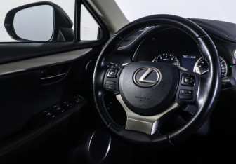 Подержанный автомобиль Lexus NX 2020 года (12 фото)