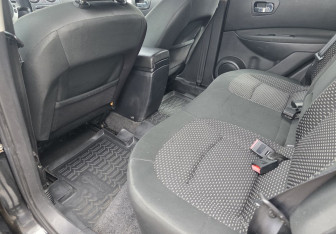 Подержанный автомобиль Nissan Qashqai 2009 года (10 фото)