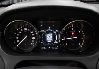 Подержанный автомобиль Land Rover Discovery Sport 2019 года (13 фото)