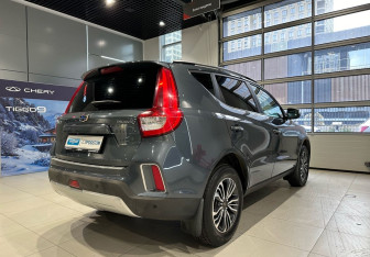 Подержанный автомобиль Geely Emgrand X7 2019 года (4 фото)