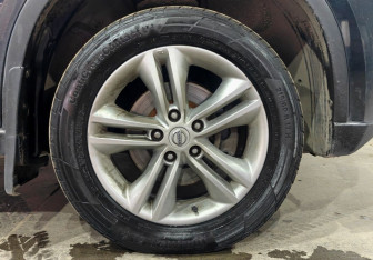 Подержанный автомобиль Nissan X-Trail 2011 года (19 фото)