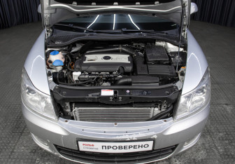 Подержанный автомобиль Skoda Octavia Liftback 2012 года (9 фото)