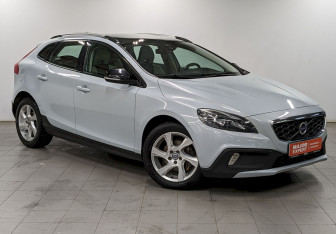 Подержанный автомобиль Volvo V40 Cross Country 2014 года (3 фото)
