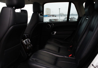 Подержанный автомобиль Land Rover Range Rover 2014 года (13 фото)