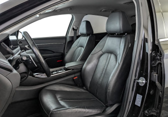 Подержанный автомобиль Hyundai Sonata 2022 года (20 фото)