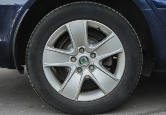 Подержанный автомобиль Skoda Octavia Liftback 2008 года (15 фото)