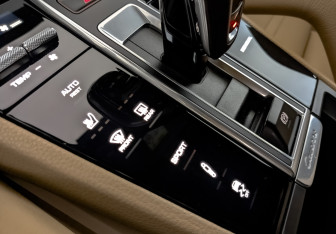 Подержанный автомобиль Porsche Cayenne 2019 года (26 фото)