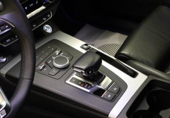 Подержанный автомобиль Audi Q5 2019 года (13 фото)