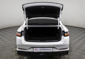 Подержанный автомобиль Geely Preface 2024 года (19 фото)