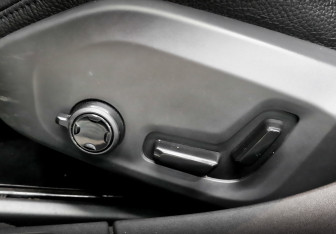 Подержанный автомобиль Volvo S90 2021 года (21 фото)