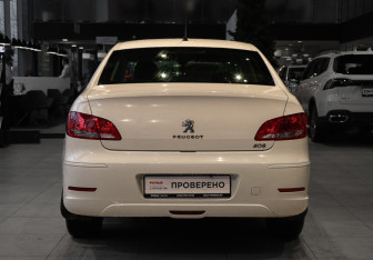 Подержанный автомобиль Peugeot 408 2014 года (5 фото)