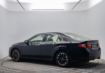 Подержанный автомобиль Honda Accord Sedan 2012 года (7 фото)