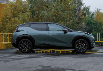 Подержанный автомобиль Zeekr X 2023 года (3 фото)