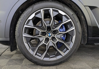 Новый BMW X7 2025 (7 фото)