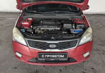 Подержанный автомобиль Kia Ceed Hatchback 2011 года (16 фото)